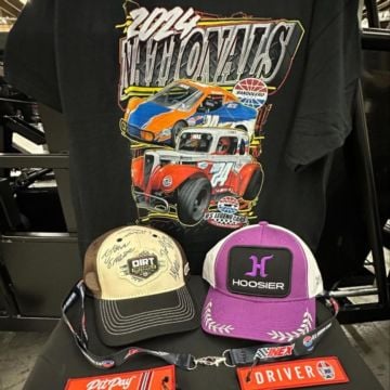 LIKE this post and COMMENT “Dirt” to enter this 2024 Legend Car Dirt Nationals giveaway! Includes a hat signed by all fo...